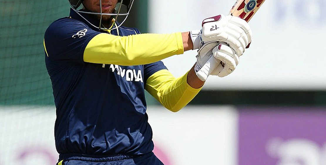 মাঝের ওভারেই এশিয়ার ভাগ্য লেখা: ধুলো, ডেটা আর চমকের খতিয়ান