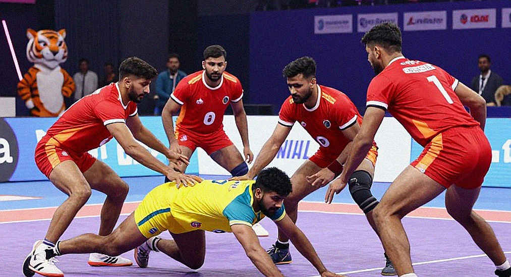 কাবাডির তৃতীয় লেন: ভারতের নড়বড়ে রক্ষণ, ইরানের ছায়া আর ৩০ সেকেন্ডের হিসাব