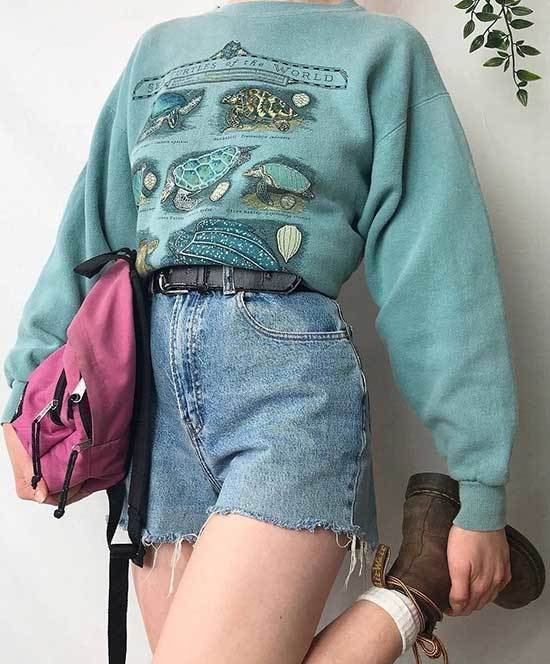 90s Style Sweatshirt Outfits